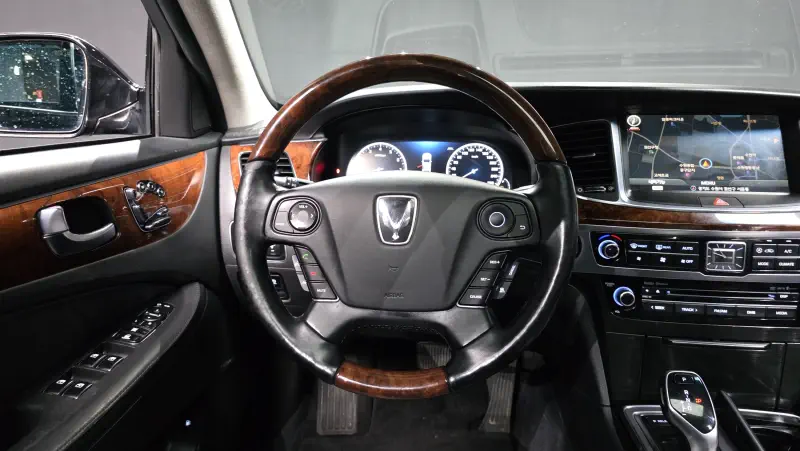 Hyundai Equus