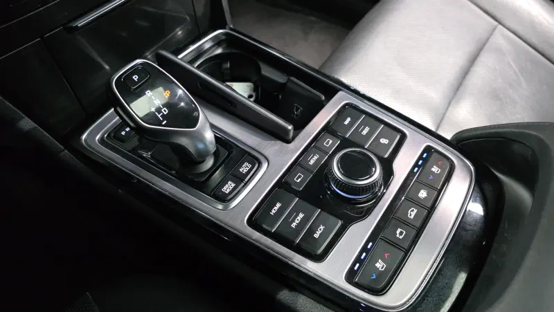 Hyundai Equus