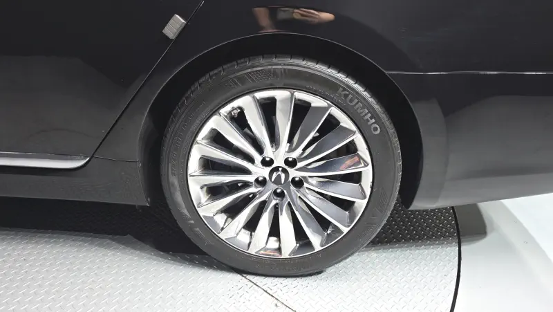Hyundai Equus