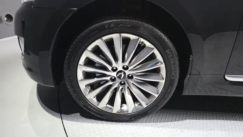 Hyundai Equus