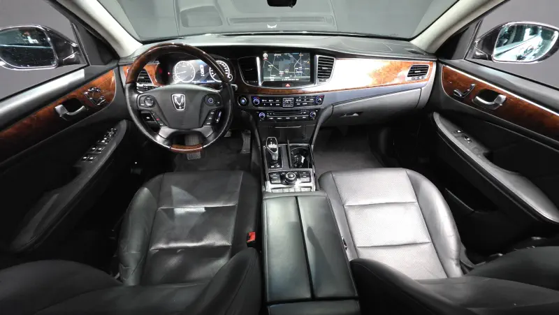 Hyundai Equus