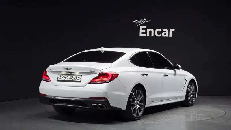Genesis G70