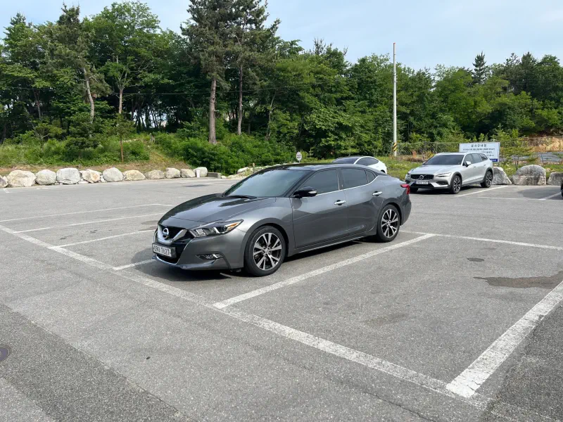Nissan MAXIMA