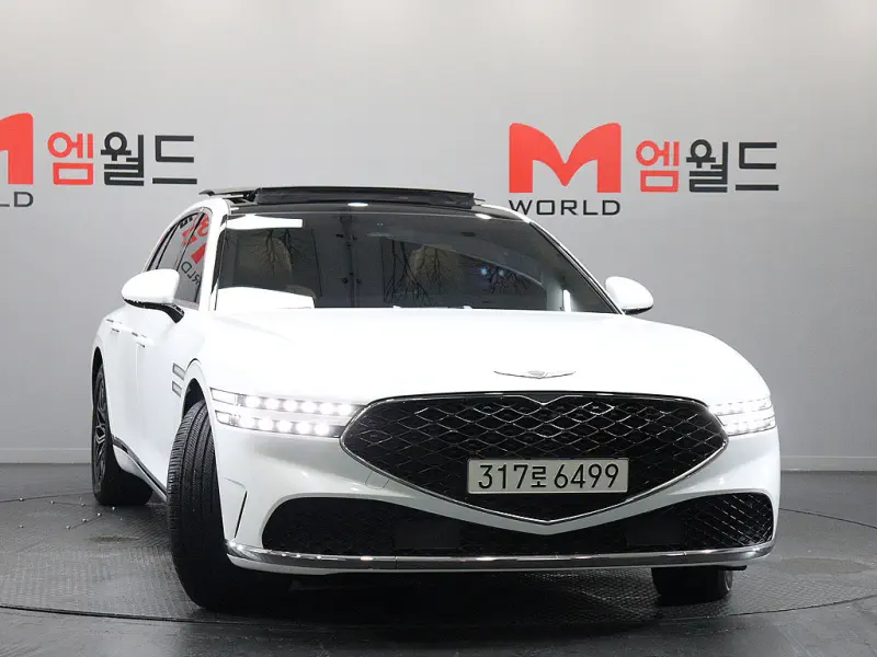 Genesis G90