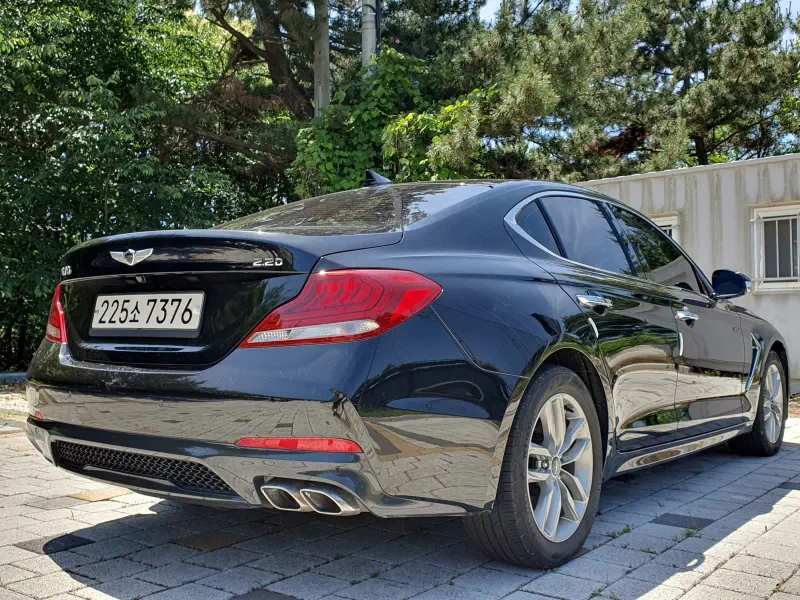 Genesis G70