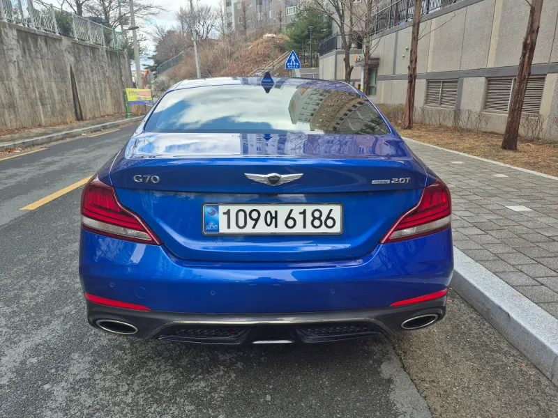Genesis G70