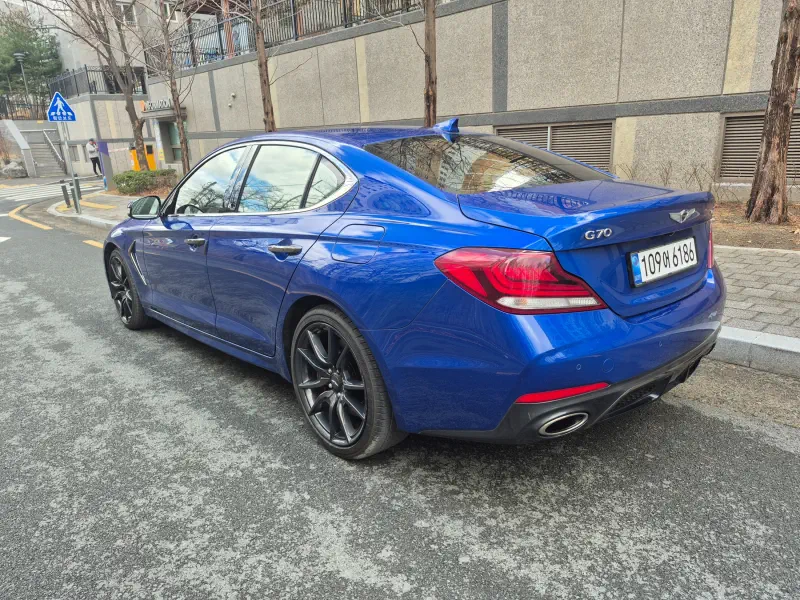 Genesis G70