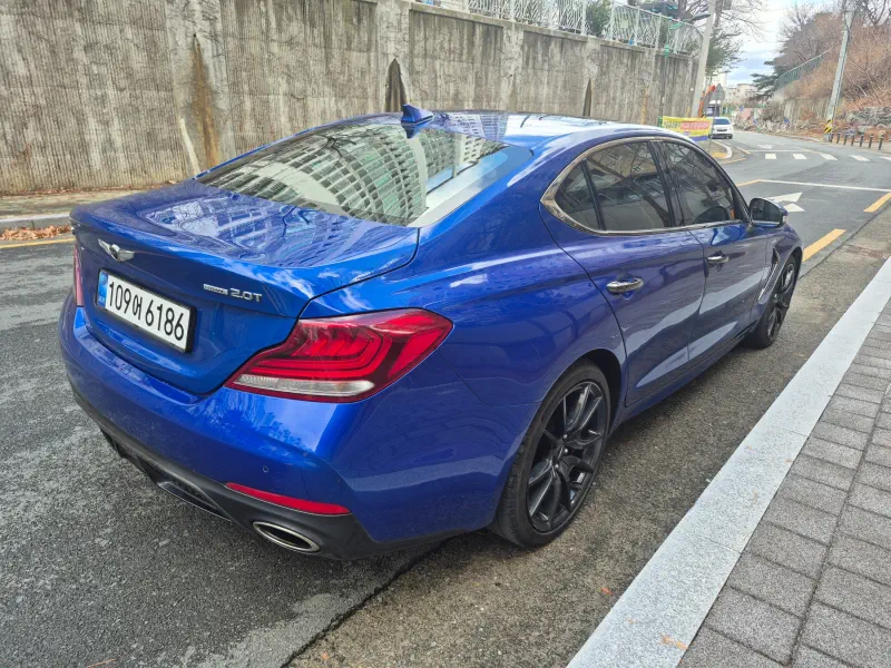 Genesis G70