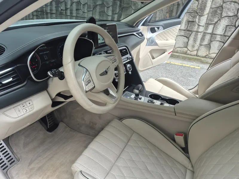 Genesis G70