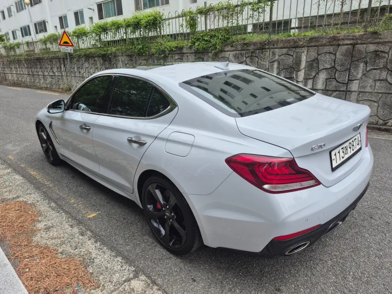 Genesis G70