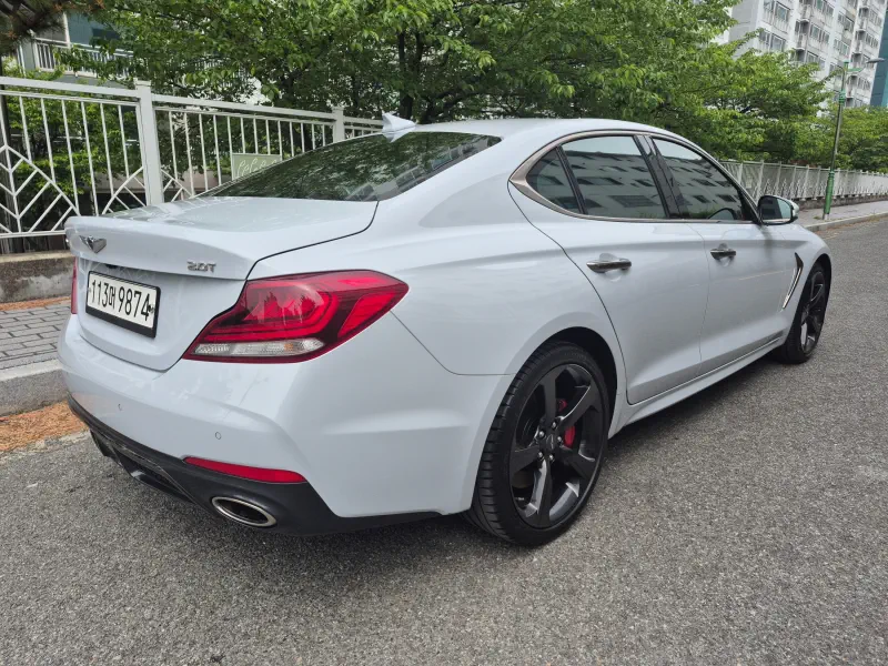 Genesis G70