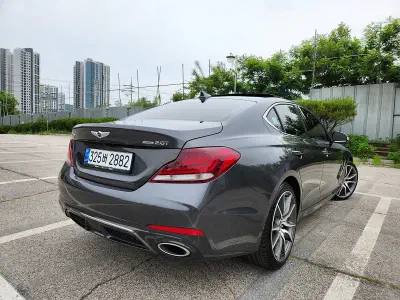 Genesis G70