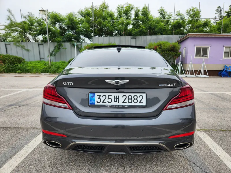 Genesis G70