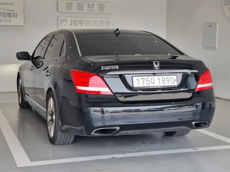 Hyundai Equus