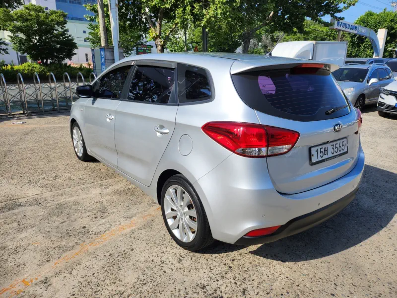 Kia Carens