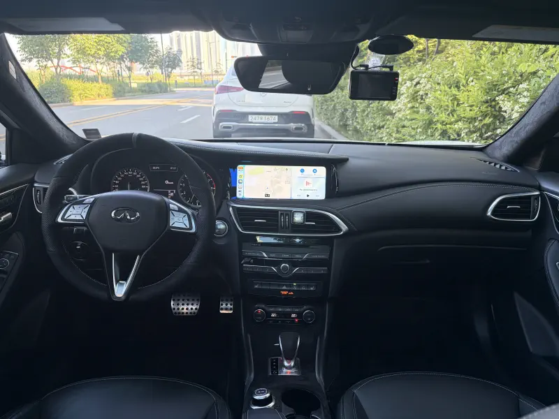 Infiniti Q30