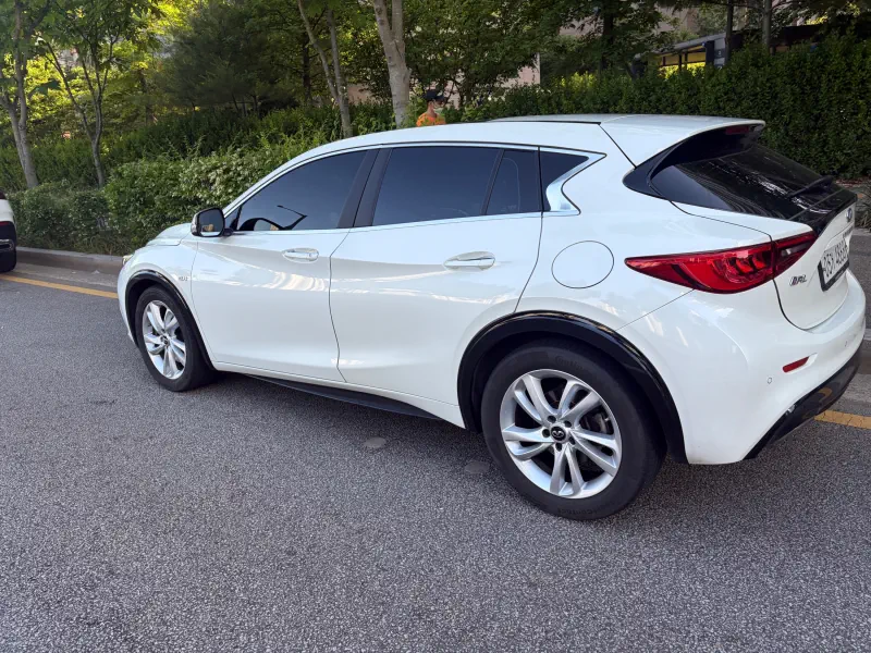 Infiniti Q30