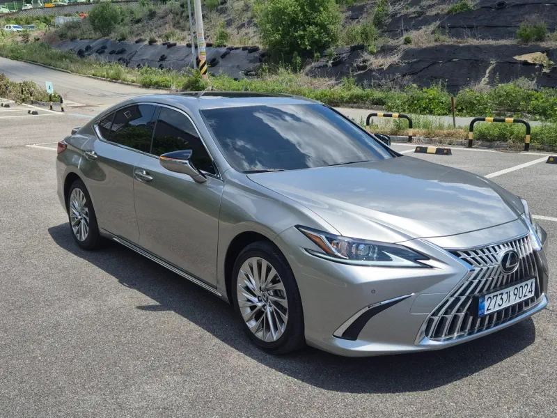 Lexus ES300h