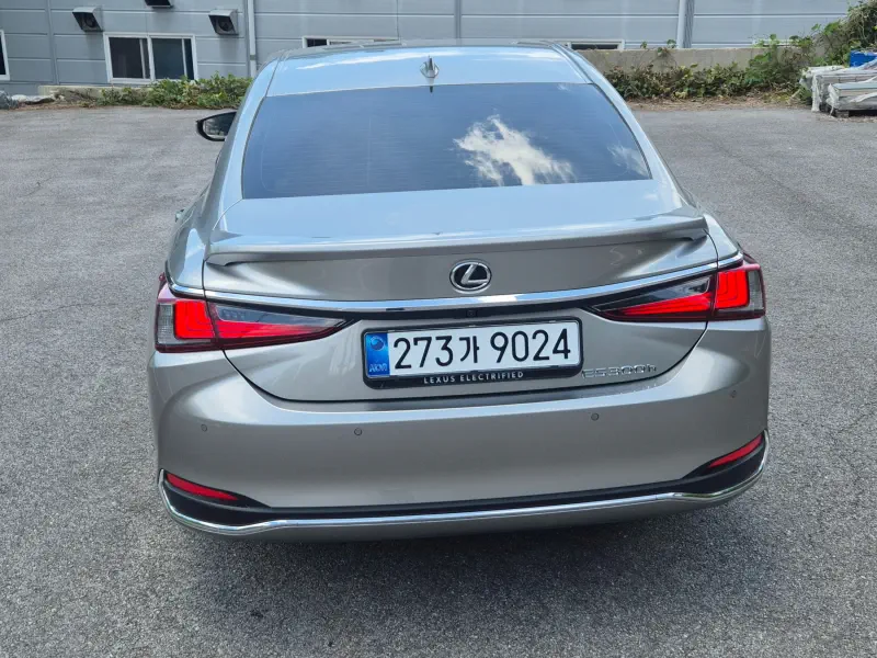 Lexus ES300h
