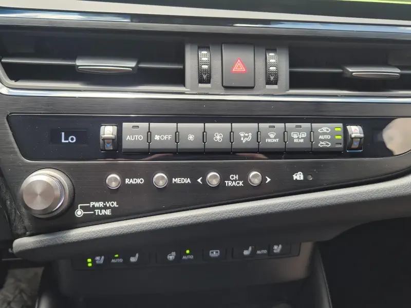 Lexus ES300h