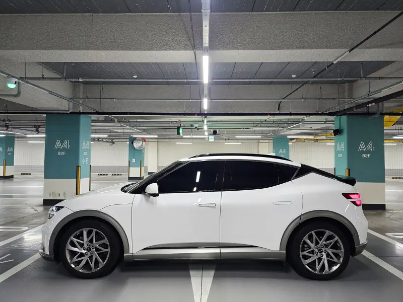 Genesis GV60
