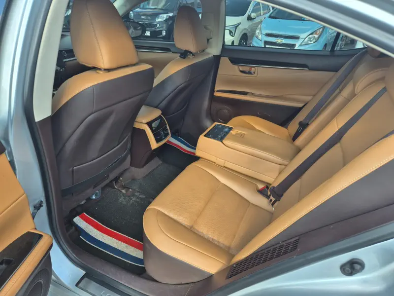 Lexus ES300h