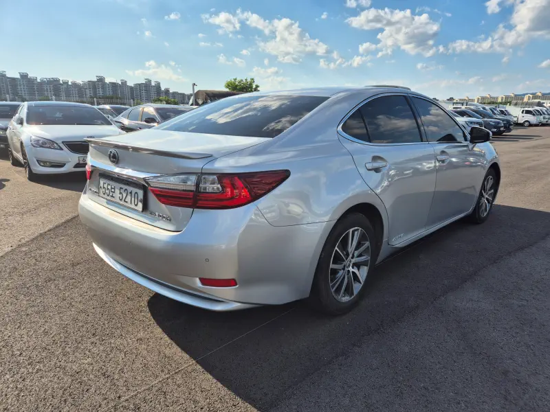 Lexus ES300h