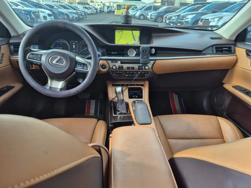 Lexus ES300h