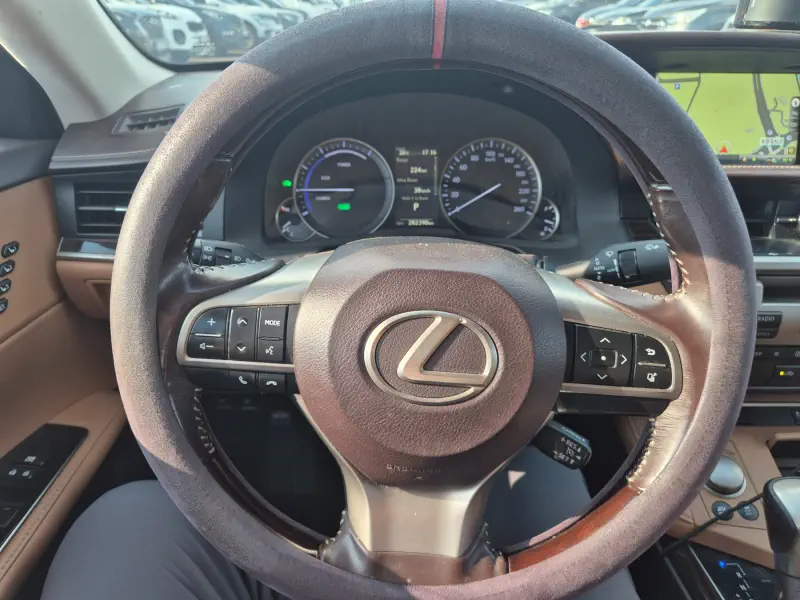 Lexus ES300h