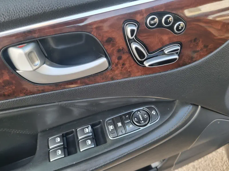 Hyundai Equus