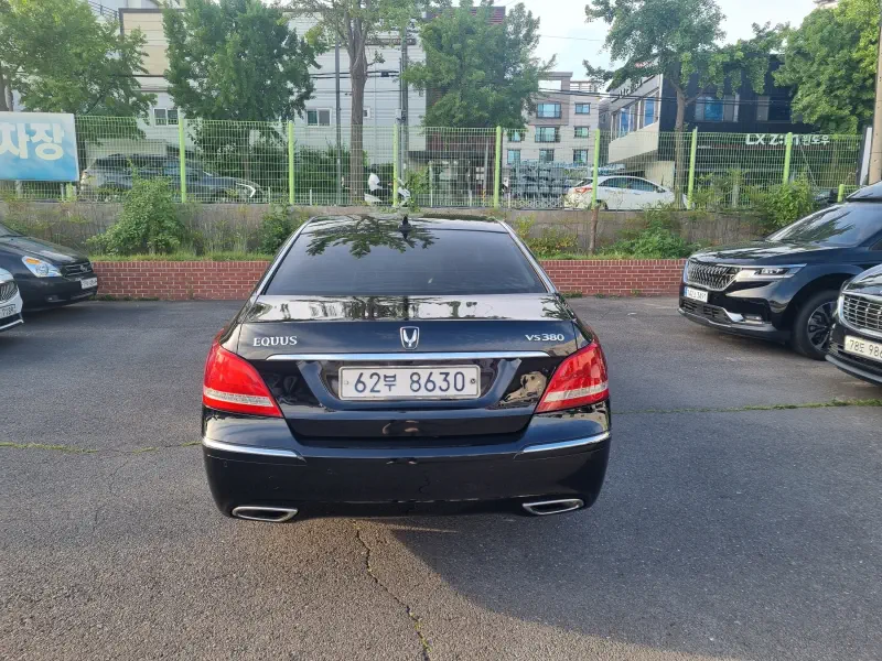 Hyundai Equus
