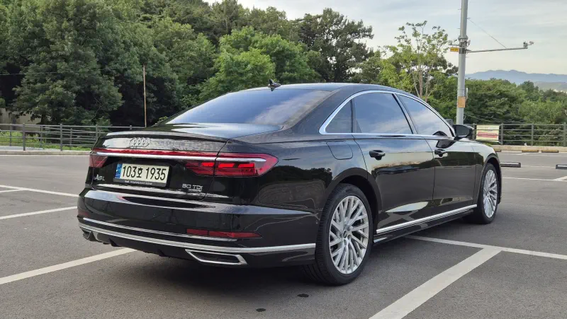 Audi A8