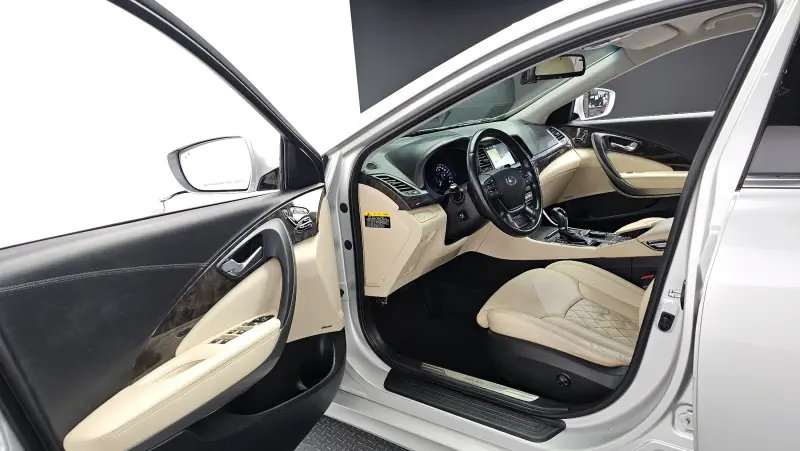 Hyundai Aslan