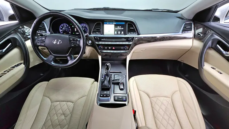 Hyundai Aslan