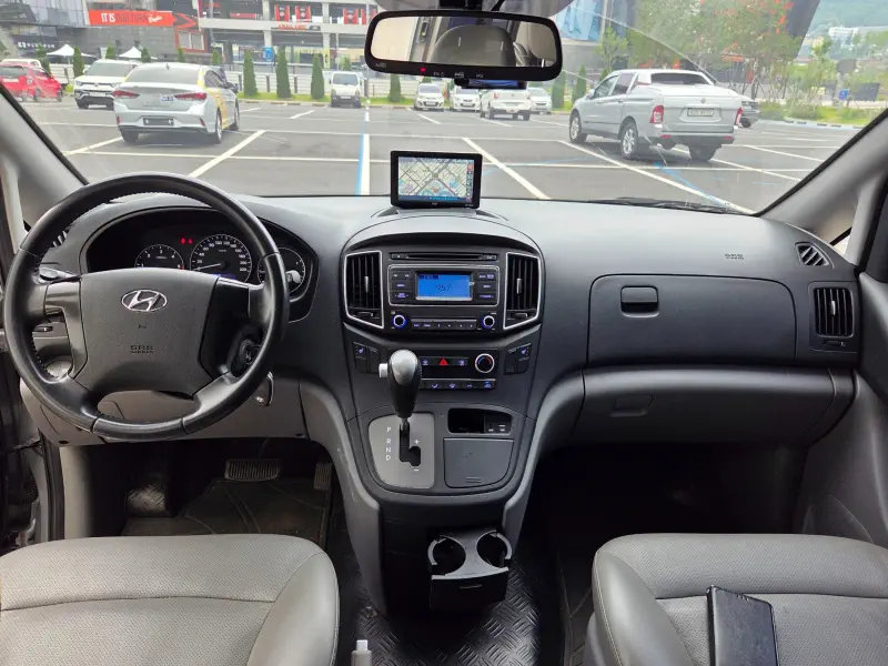 Hyundai Grand Starex