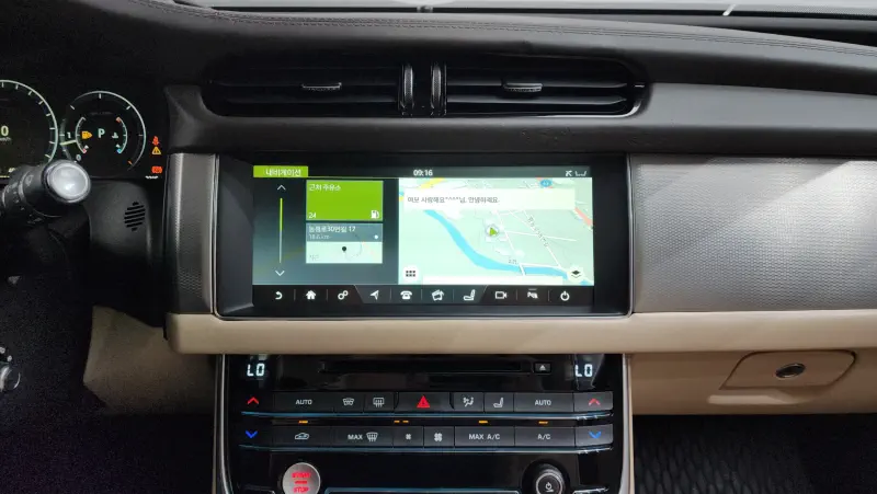 Jaguar XF