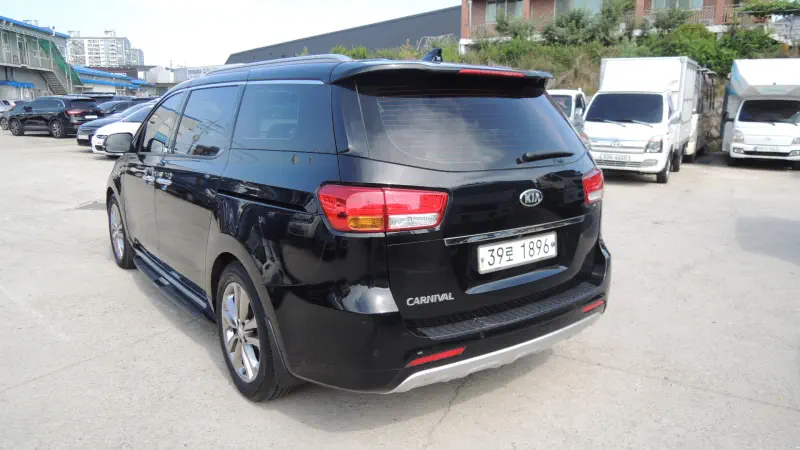 Kia Carnival