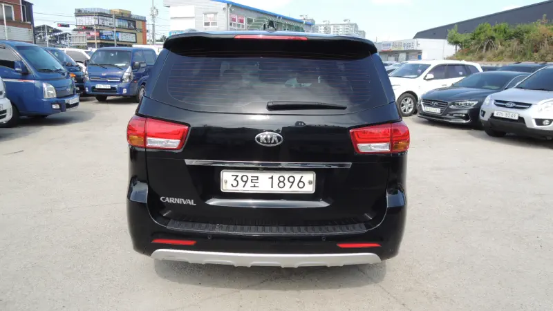 Kia Carnival
