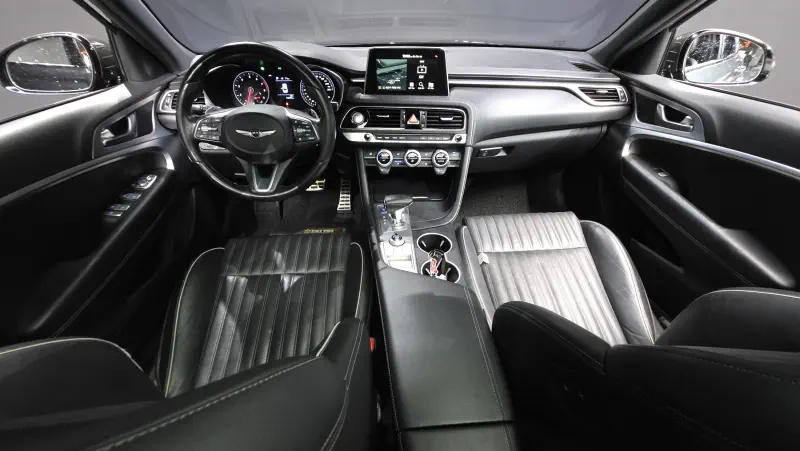 Genesis G70