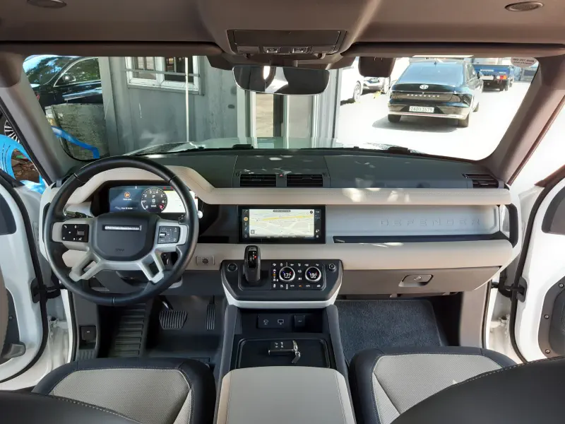 Land Rover Defender