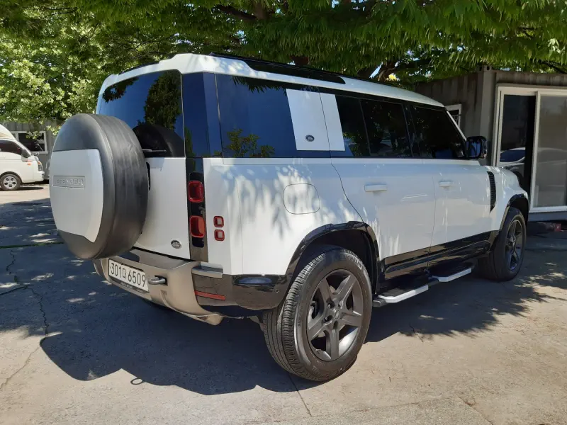 Land Rover Defender