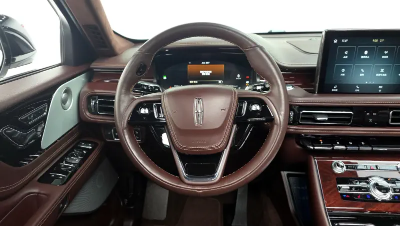 Lincoln Aviator