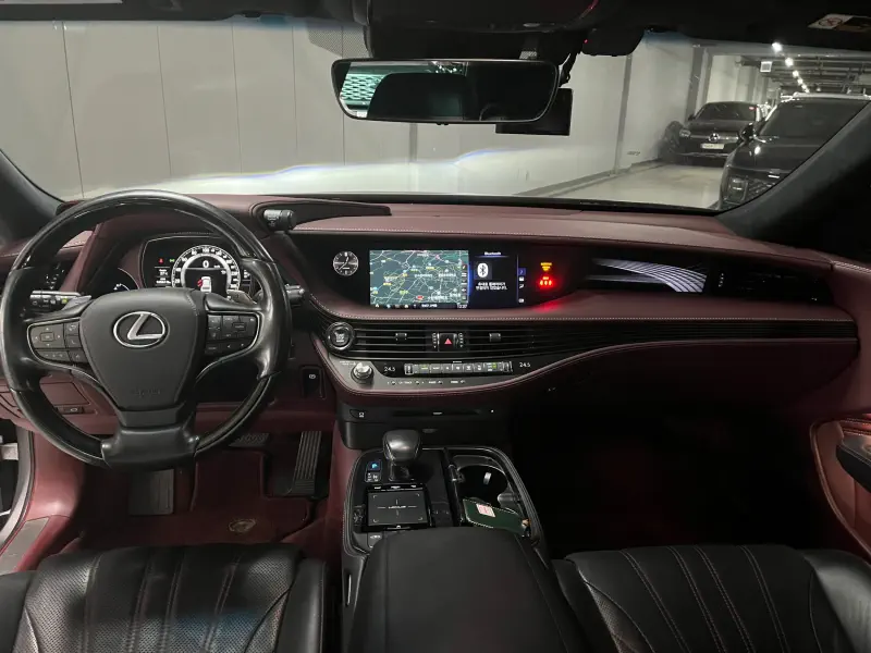 Lexus LS
