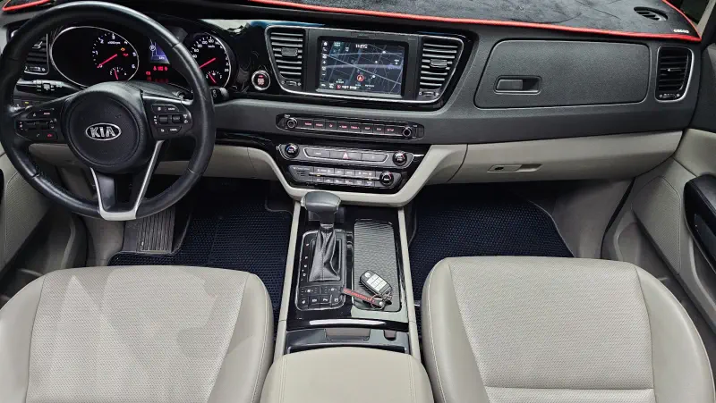 Kia Carnival