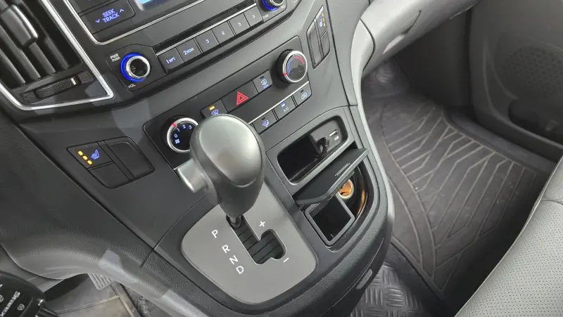 Hyundai Grand Starex