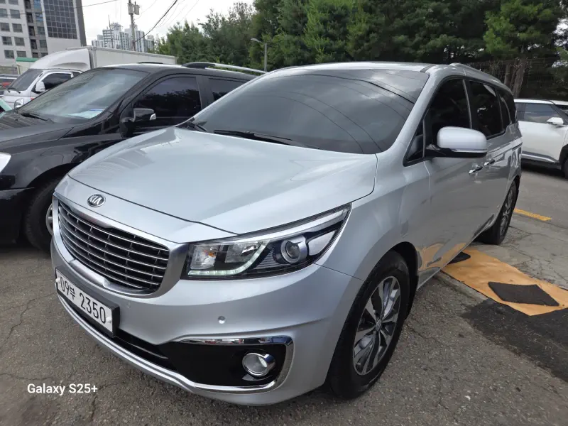 Kia Carnival
