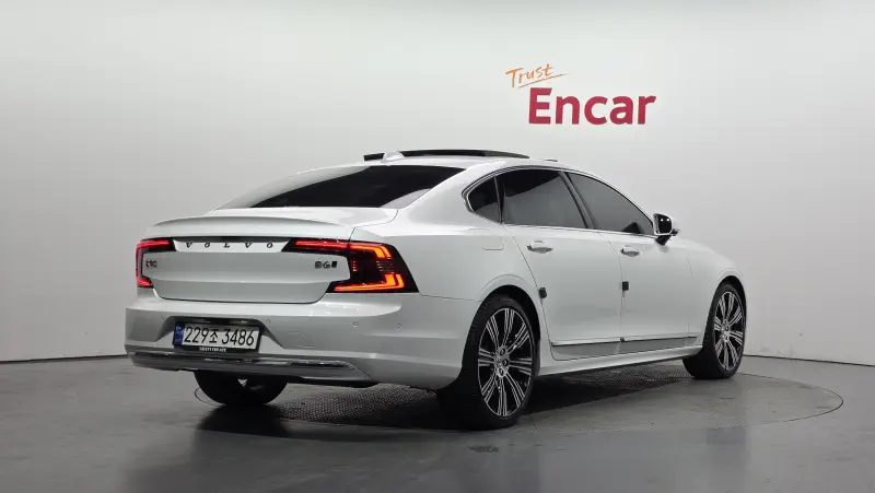 Volvo S90