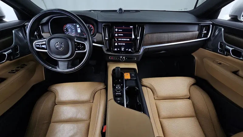 Volvo V90