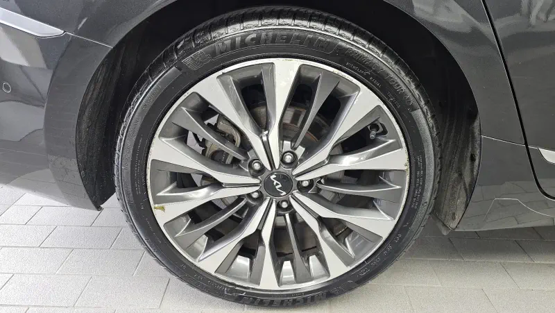 Kia K8