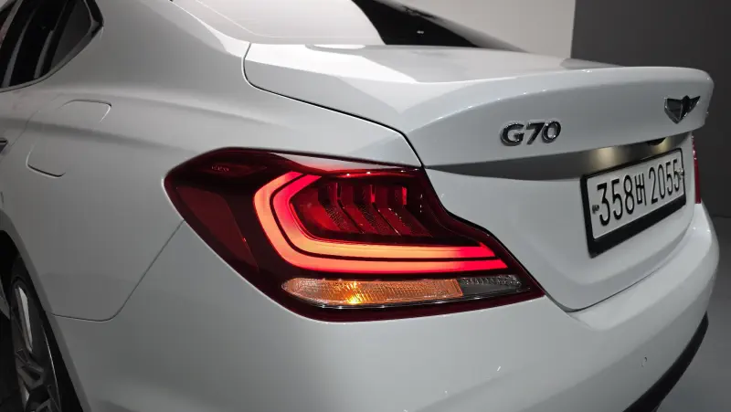 Genesis G70